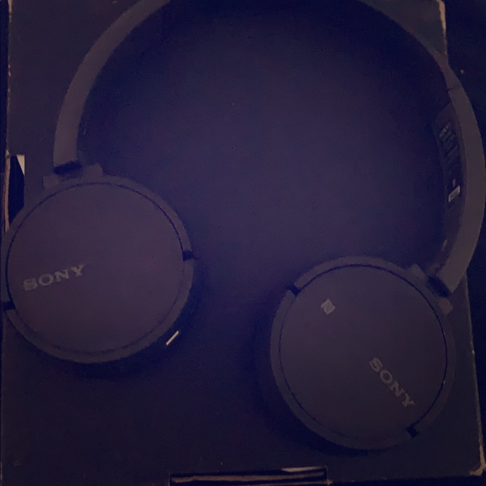 Wireless Sony head phones
